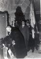 Pfarrer Simon bei der Einweihung des Gedenkraumes im Turm November 1953