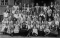 6. Schulklasse in der Pestalozzischule, links im Bild: Lehrer Hr. Flessa, ca. 1934/35